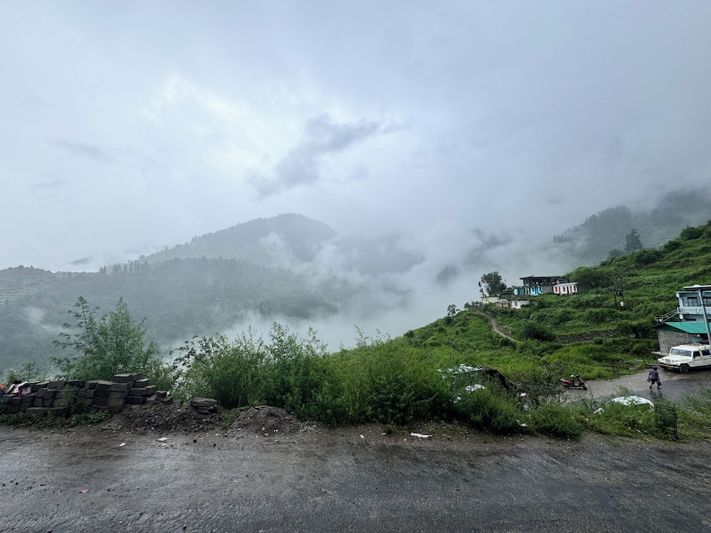 Kuari Pass Inn view 5