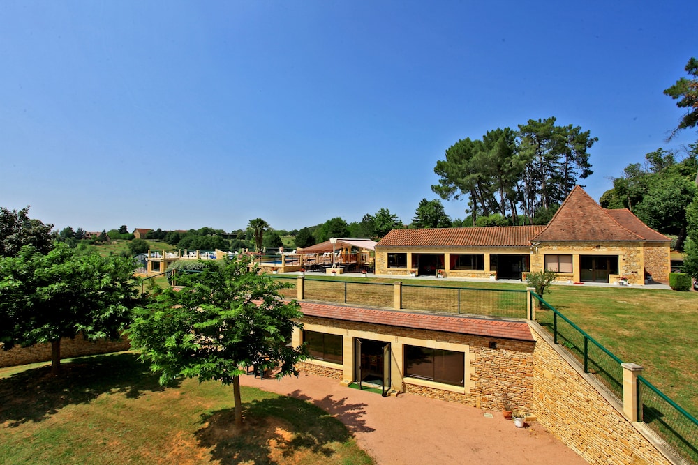 Combas Village De Gites