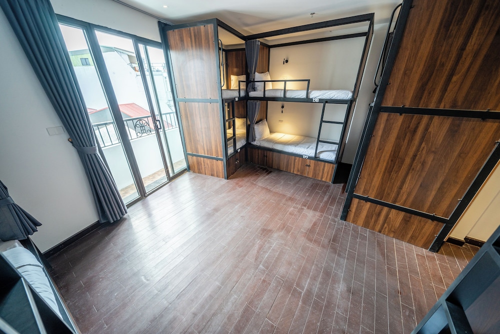 Mad Monkey Hanoi - Hostel