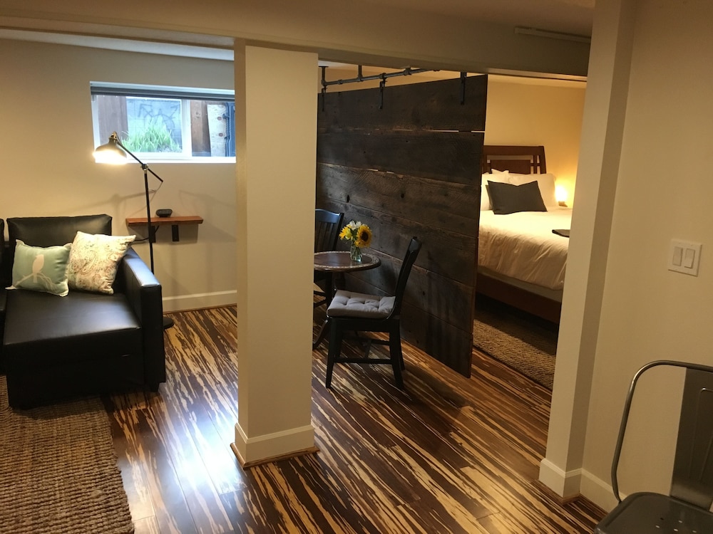The Alberta Petite Hotel view 2