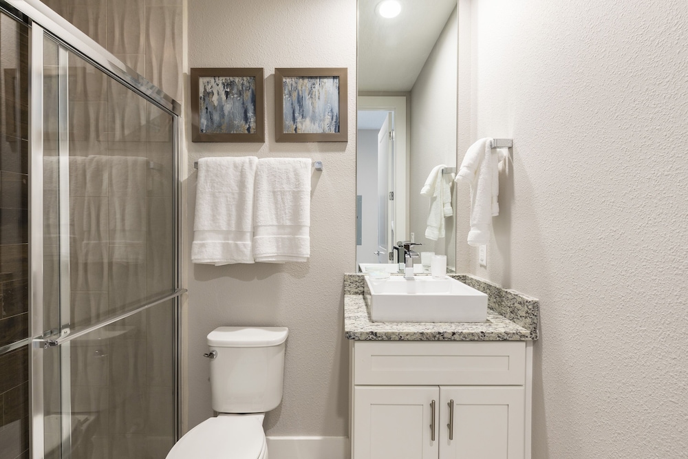 Summerville Vacation Homes by Columbia Management