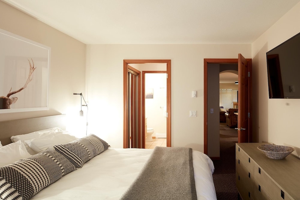 70 Lagoons - Image 5