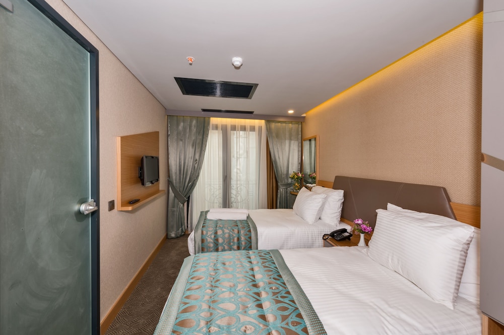 Genova Hotel - Image 28