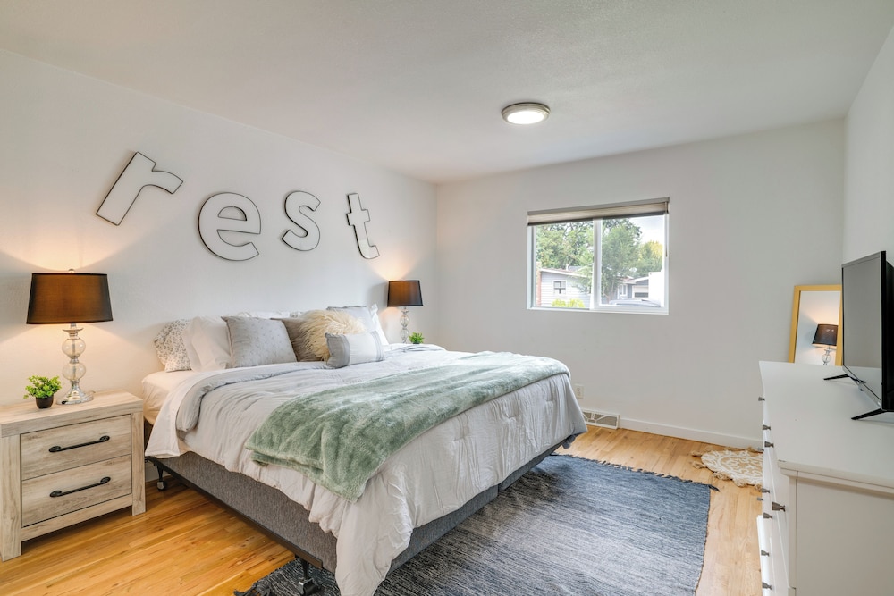 Game Room & Fire Pit: Family-friendly Loveland Gem