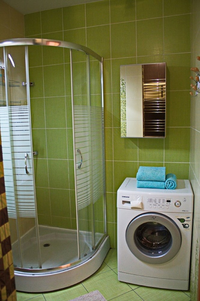 PaulMarie Apartments on Prs. Stroiteley view 5