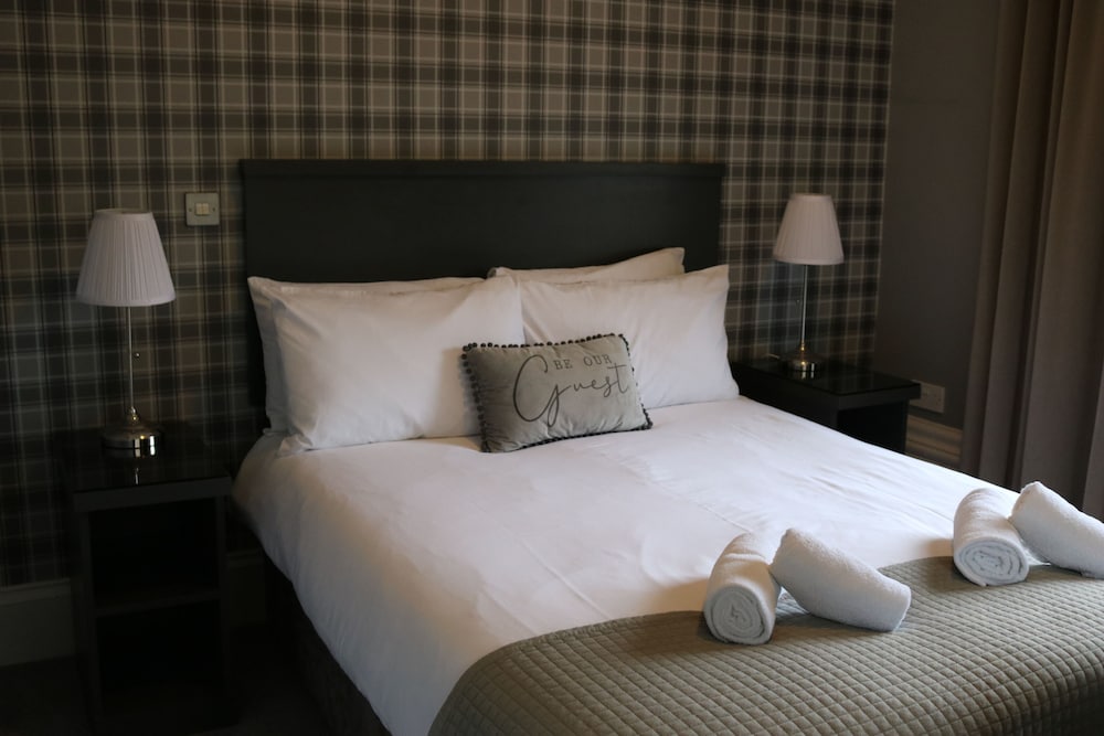 Norfolk Arms Hotel