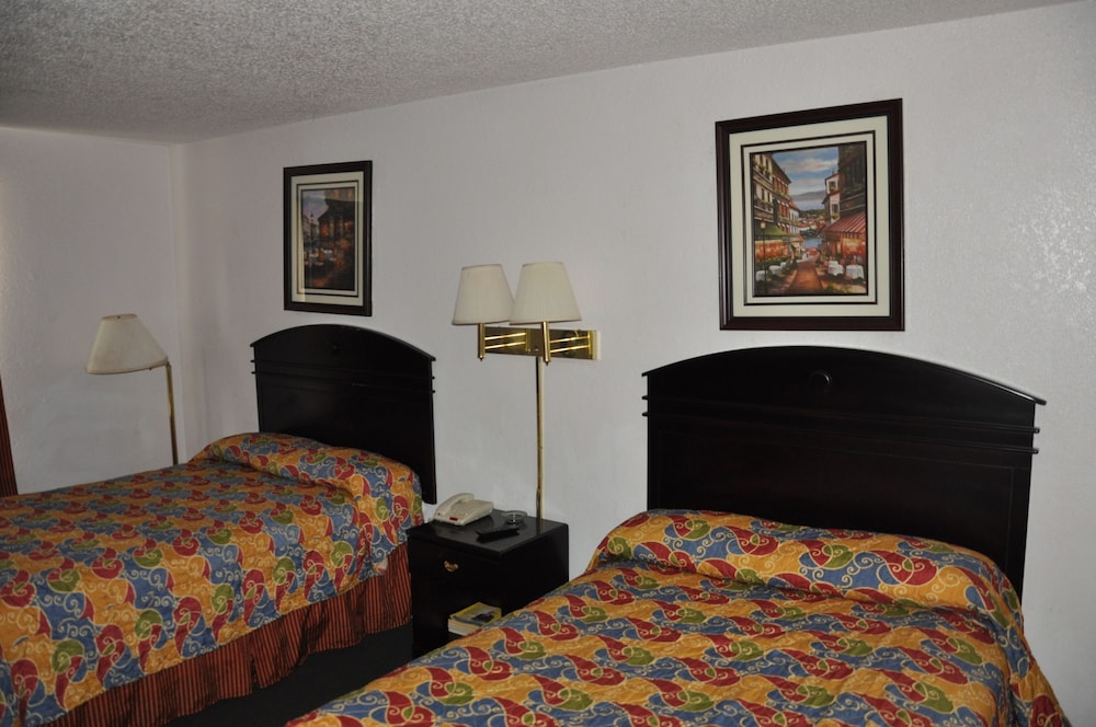 Heritage Inn view 3
