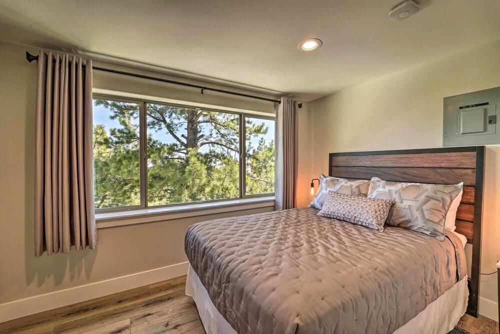 Hot Tub, Pool Table: Luxe Reno Chalet w/ Mtn View! view 2