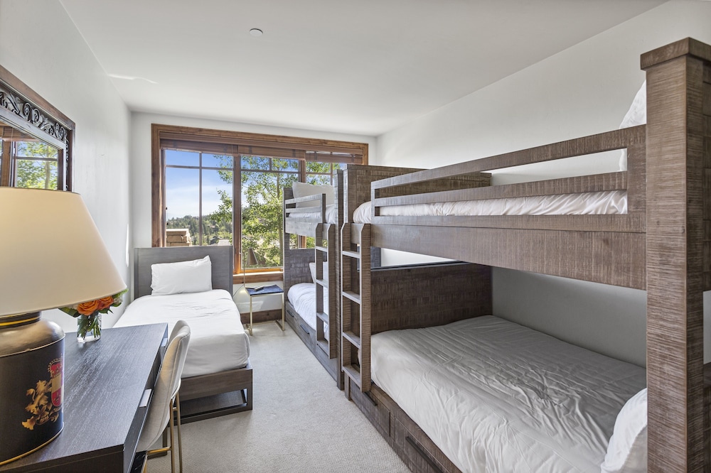 Shooting Star Lodge at Deer Valley Resort - Three Bedroom Deluxe Residence #201 3 Condo