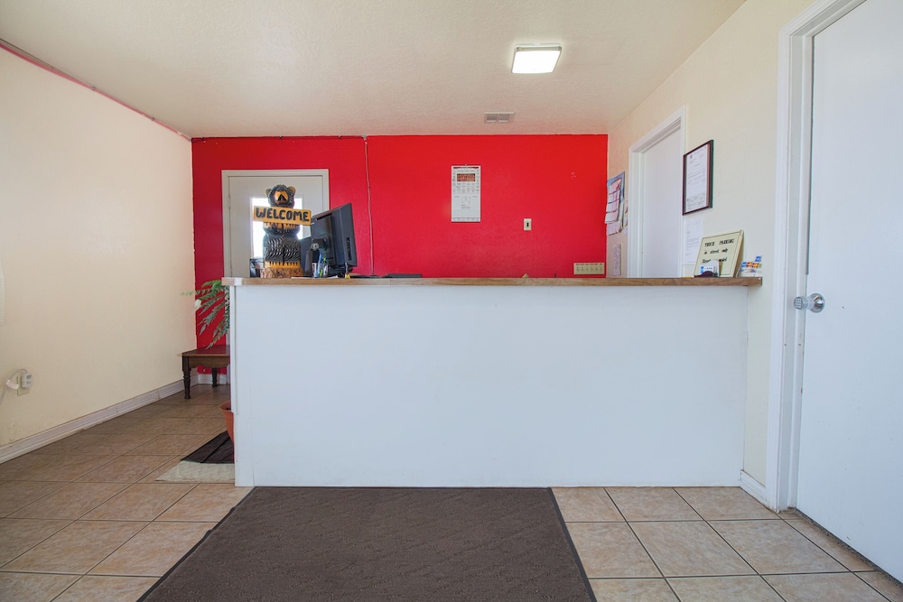 OYO Hotel Waurika OK US-70 near Wichita Falls view 3