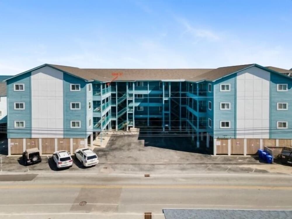 Ocean Time - Steps To The Beach! Carolina Beach Charm Surrounds You When Your On Ocean Time! 2 Bedroom Condo by Redawning view 5