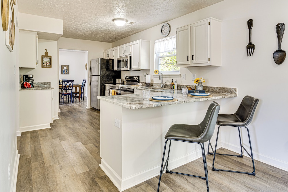9 Mi to Dtwn Indianapolis: Family-friendly Home!