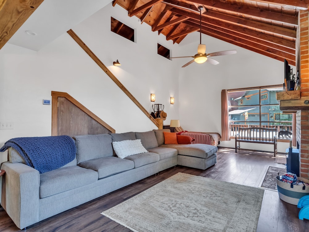 851h Tahoe Classic Cabin Near The Beach 2 Bedroom Cabin