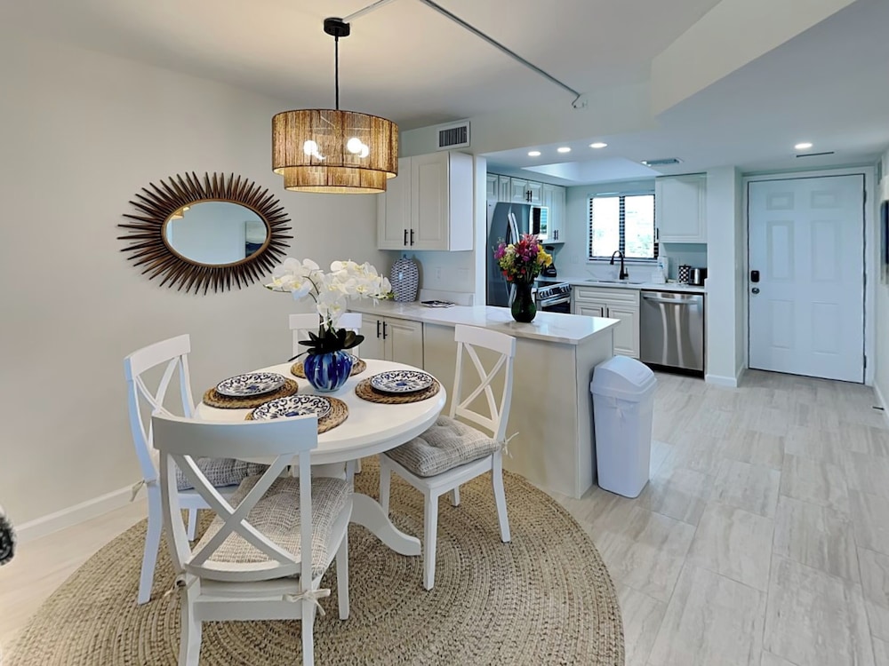 Seaside 3 by Distinctive Beach Rentals