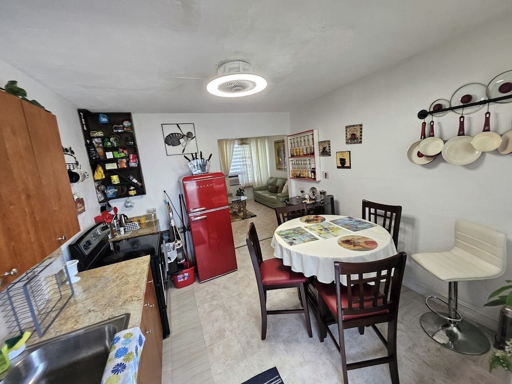 Pet-friendly Brickell Stay Near Beach & City