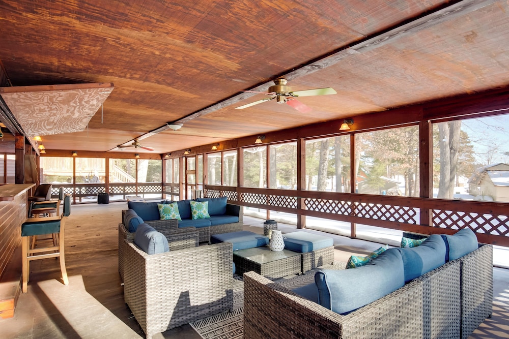 Snowmobile & Enjoy Eagle River! Southside Lodge