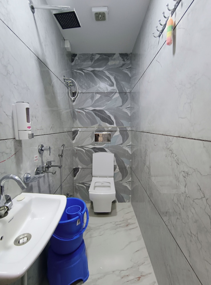 Shri Radha hotels