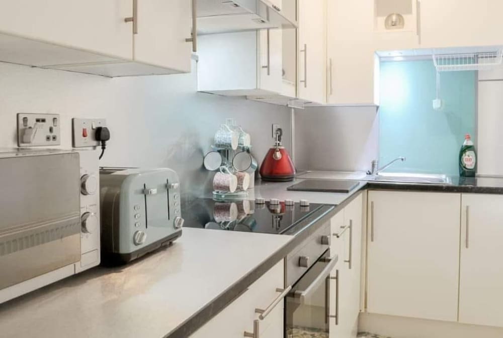 1 Bed Studio Sleeps 4 - Seaside, Dog Friendly
