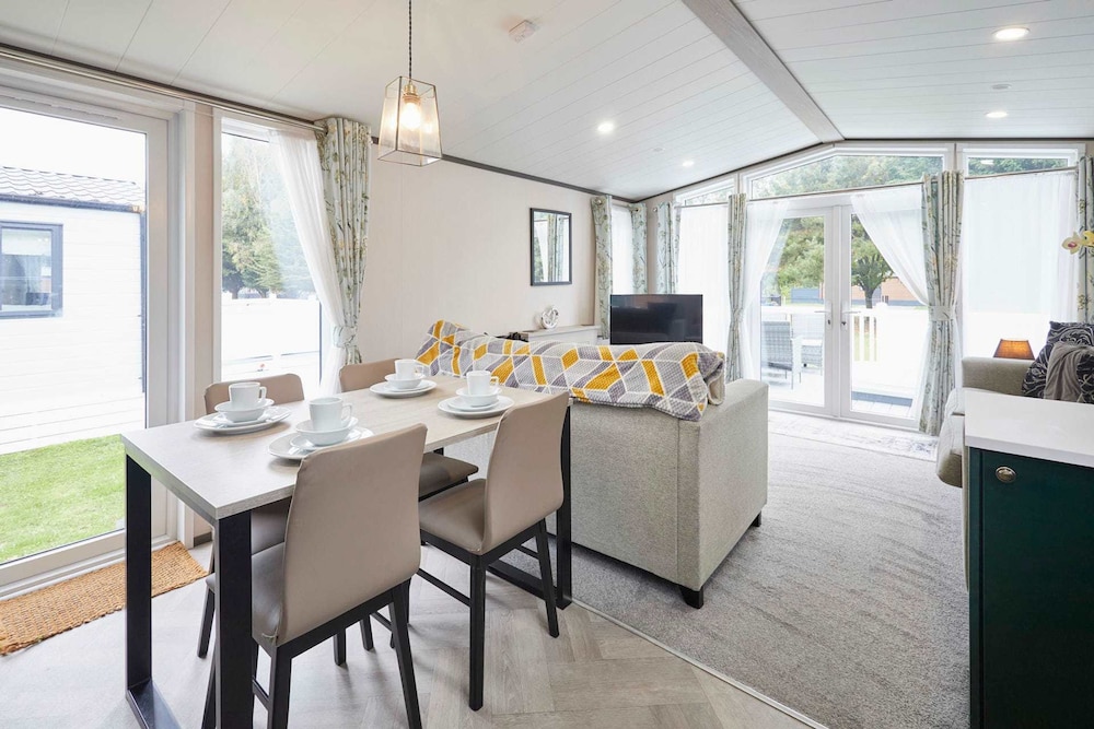 Host Stay Teejay s Lodge