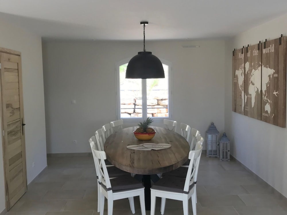 Villa in Le Plan-de-la-tour With Pool