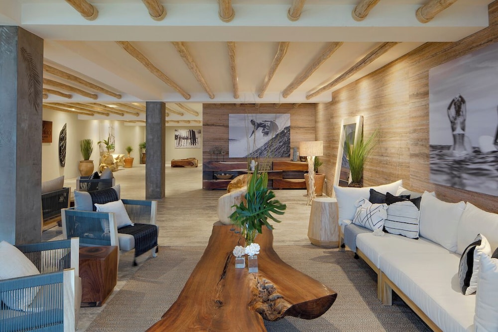 Stunning Condo in Cabo with Ocean Views