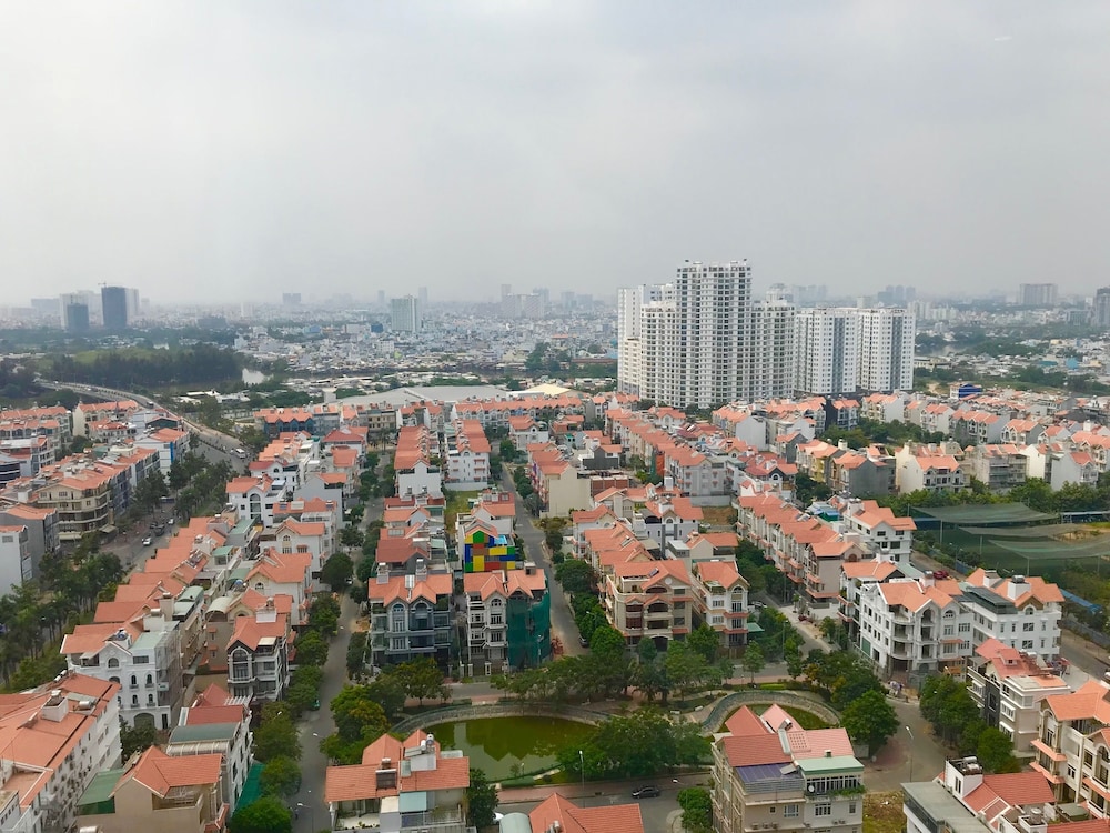 Sunrise City 2BR SW Pool 20th