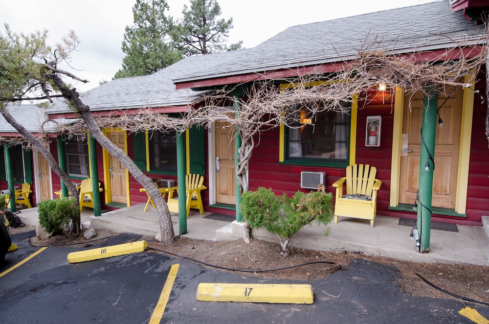 Idyllwild Bunkhouse