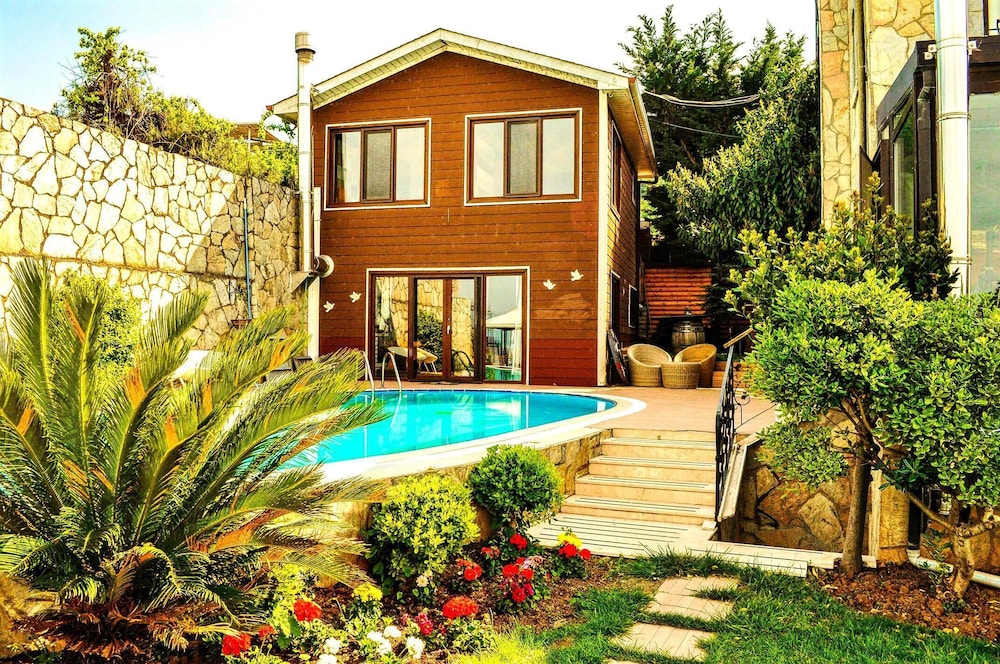 Villa Atroa