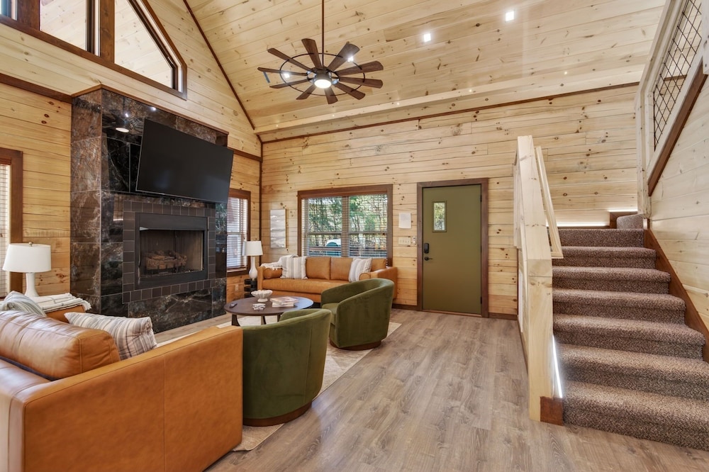 Ern802 - Bear Olympics 3 Bedroom Cabin