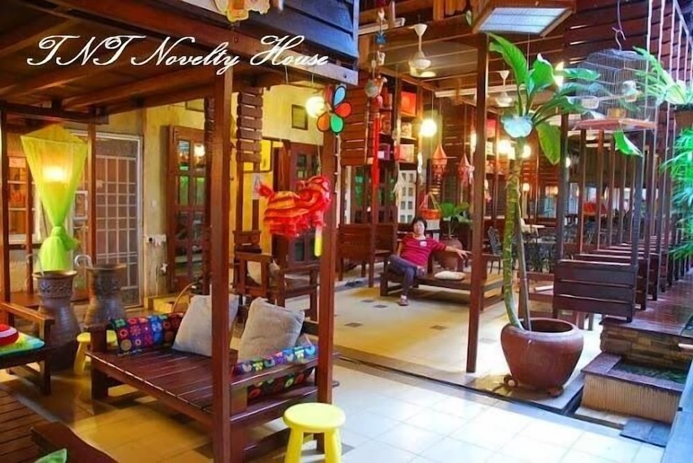 TnT Novelty House