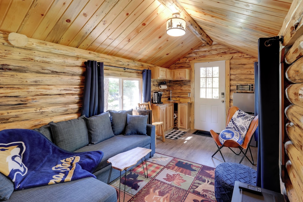 Day Trip to Glacier NP: Nature-packed Cabin!