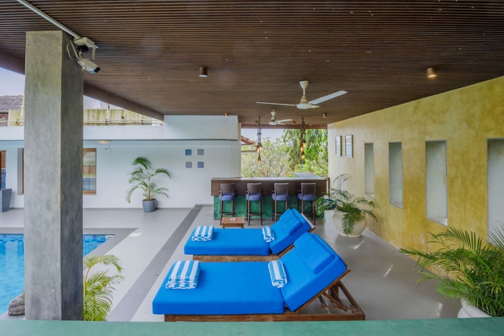 Stunning Hilltop 3BR Villa w Pool and River View