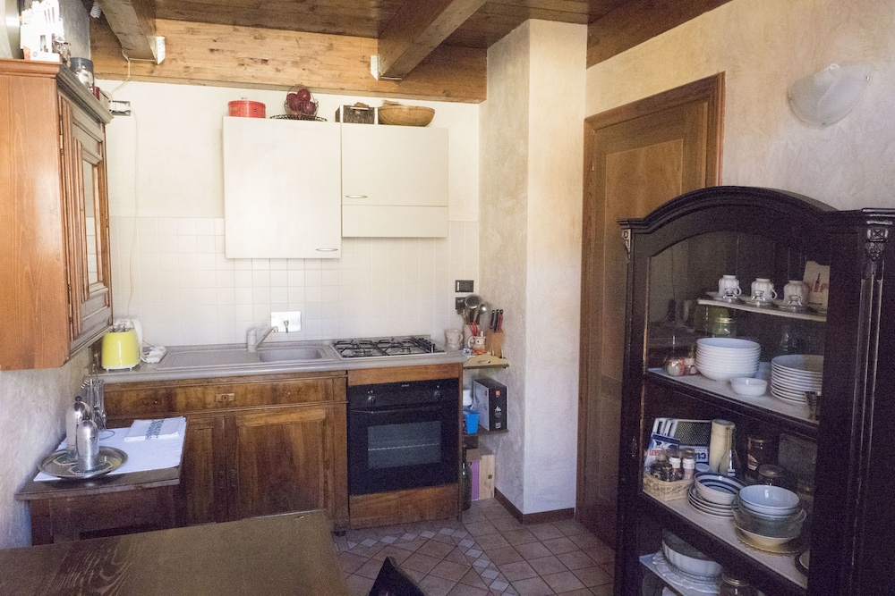 Large and Cozy Apartment on two Levels photo 2