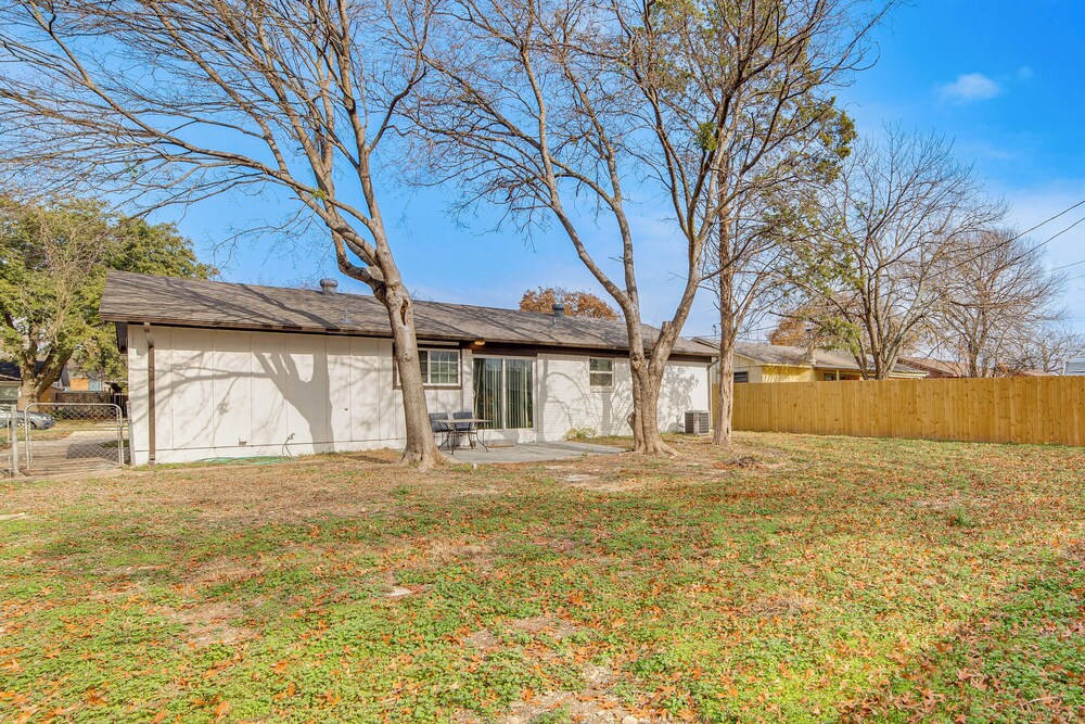 4 Mi to Joe Pool Lake! Cedar Hill Family Haven