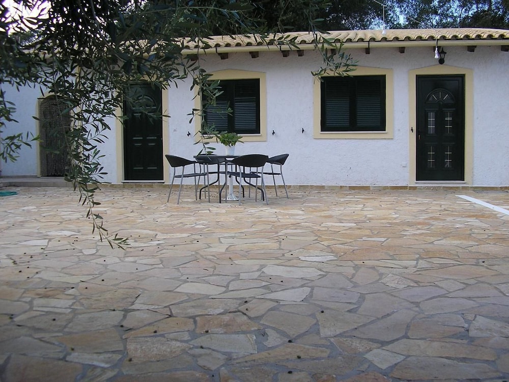Olympia Paxos Apartment