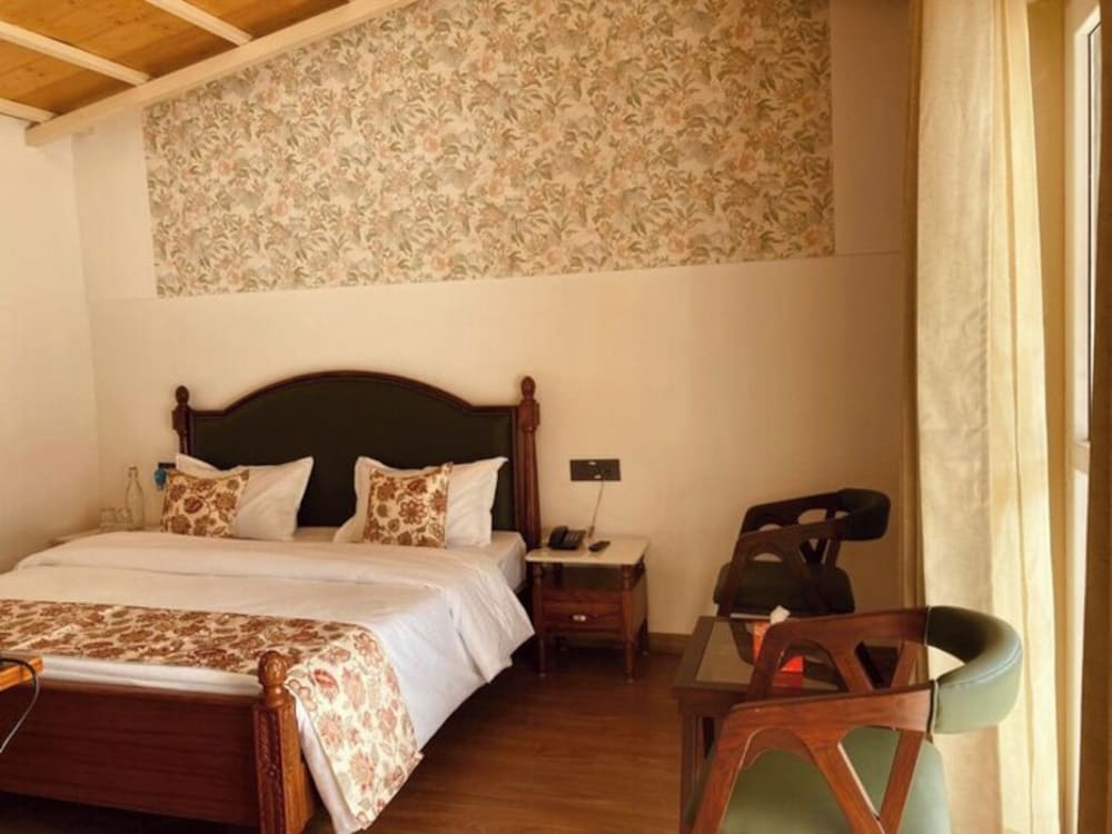 NAINA LODGE