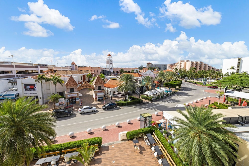 Oceanside Luxury The Cove Palm Beach 2BR 2 5BA