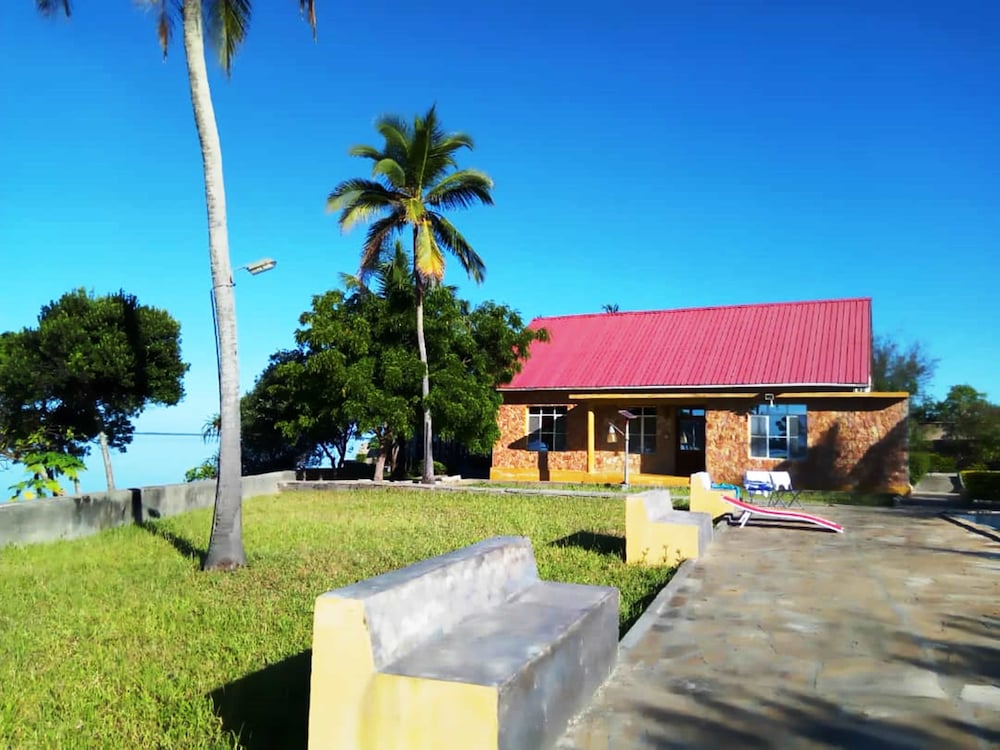 Zan Oceans Resort
