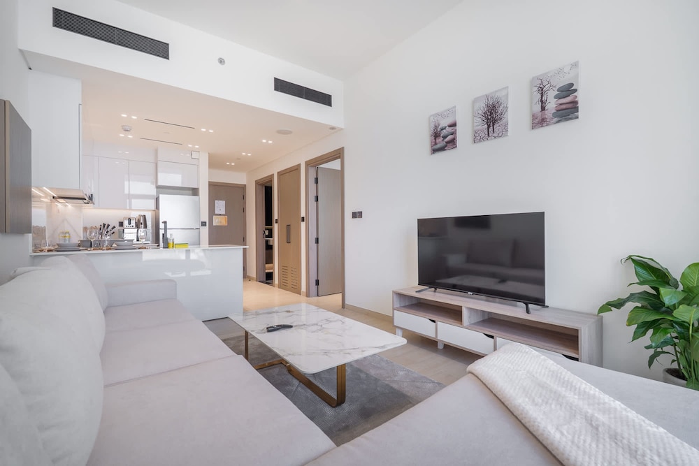 Peace and Tranquility in This 1 Bedroom in JVC