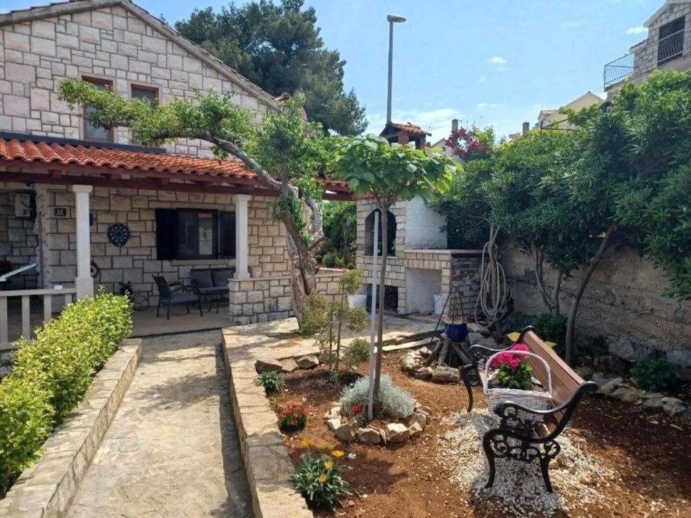 Photo 44