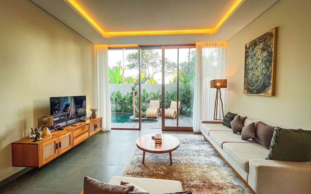 Villa Suarga Des Anicca