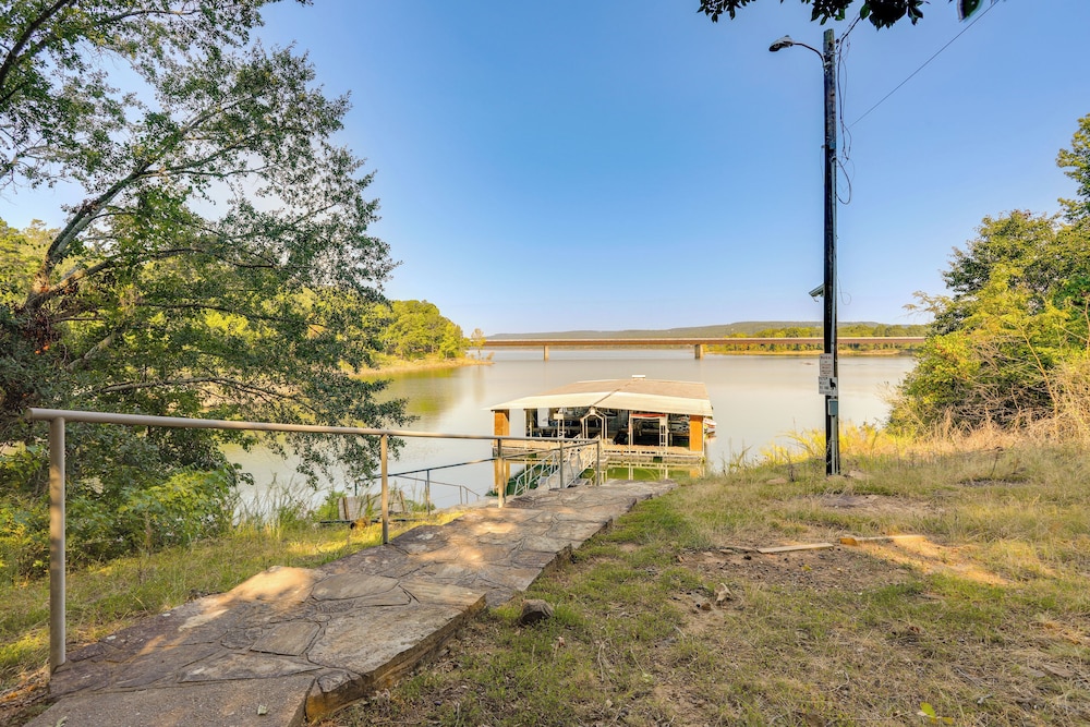 Private Boat Slip: Boater's Haven in Greers Ferry!