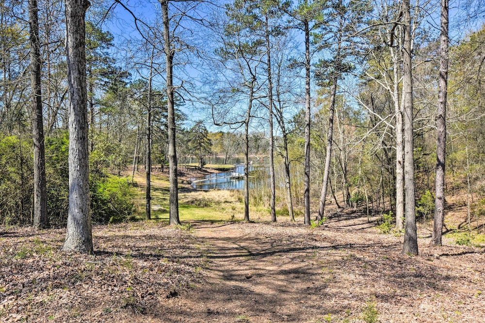 Georgia Getaway w/ 2-story Dock By Lake Hartwell - Property Image 4