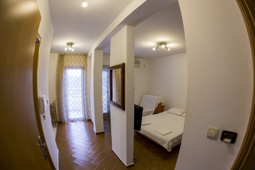 SMS Apartments