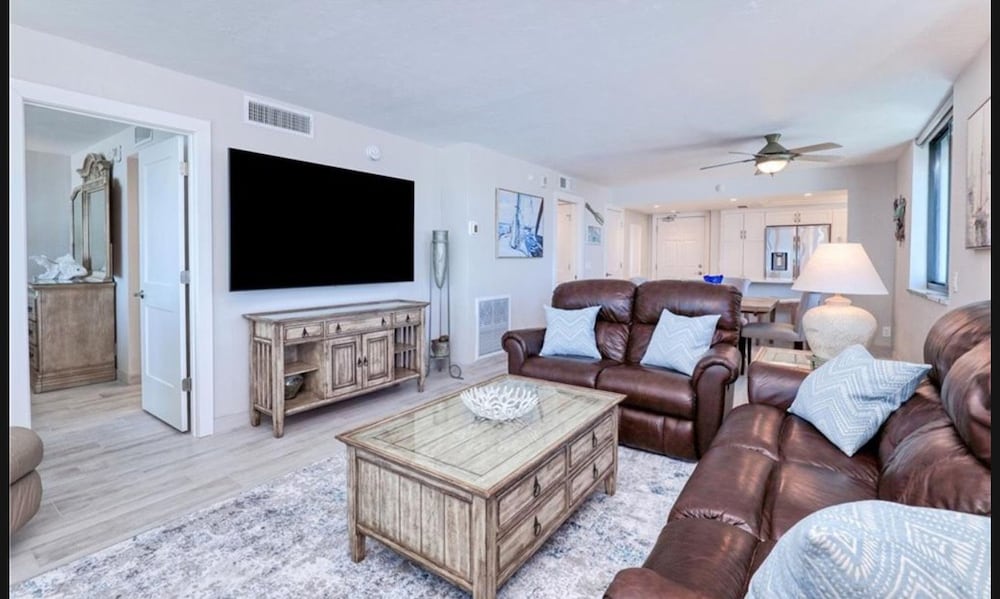 Caper Beach Club Penthouse 2