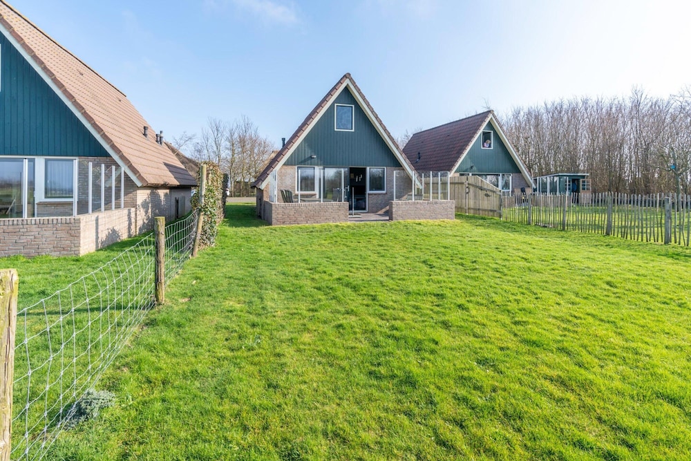 Tastefully and Modernly Furnished Holiday Home for 6 Persons