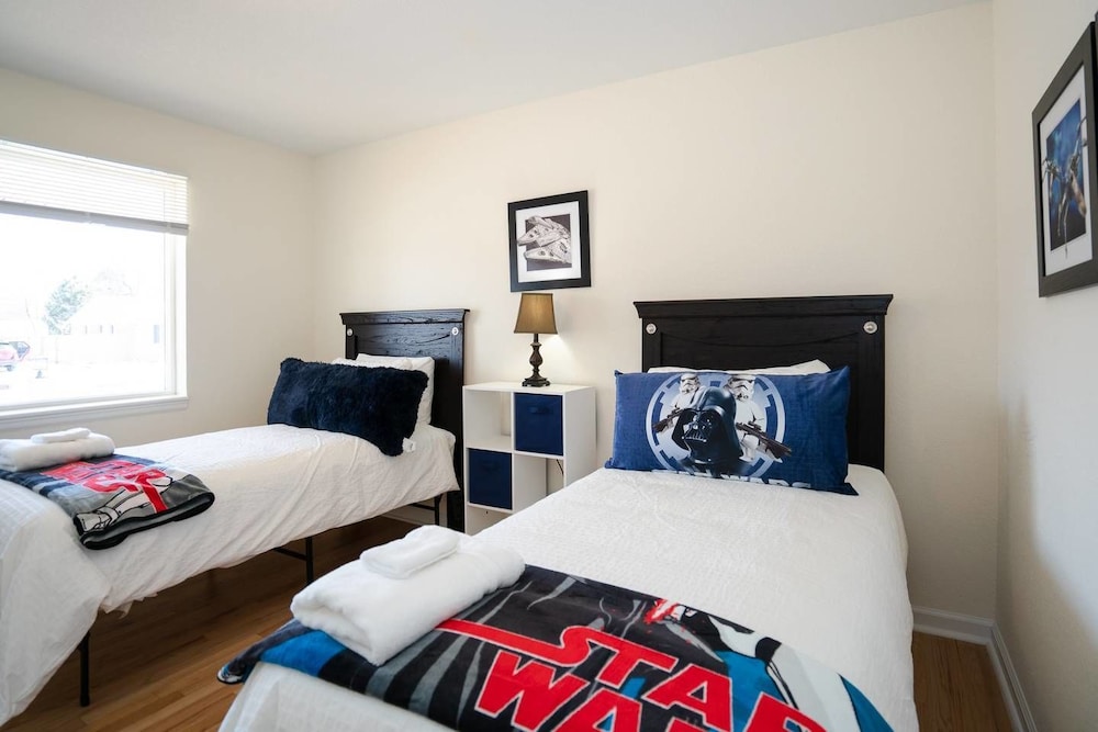 The Meadowlark Manor Spacious Backyard  Hot Tub - Property Image 23