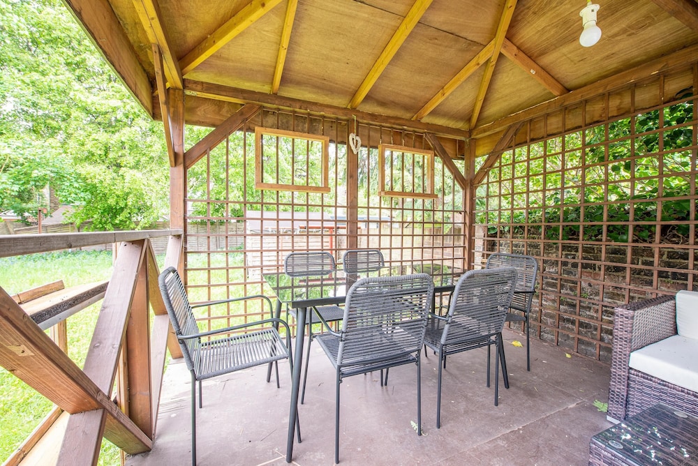 outdoor bbq area