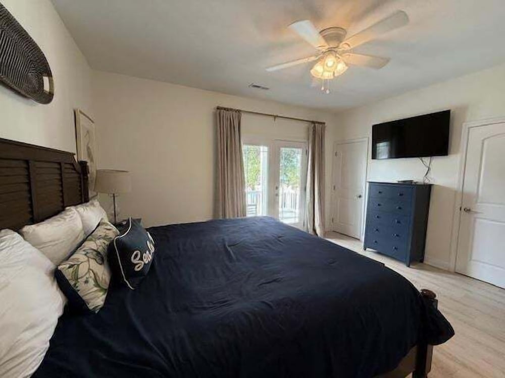 Sea Pearl 7 Bedroom Home