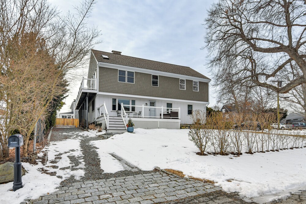 Walk to Beach: Jamestown Home w/ Bridge Views!